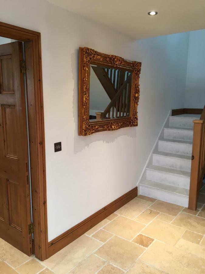 The South Wing Villa Lincoln Bagian luar foto